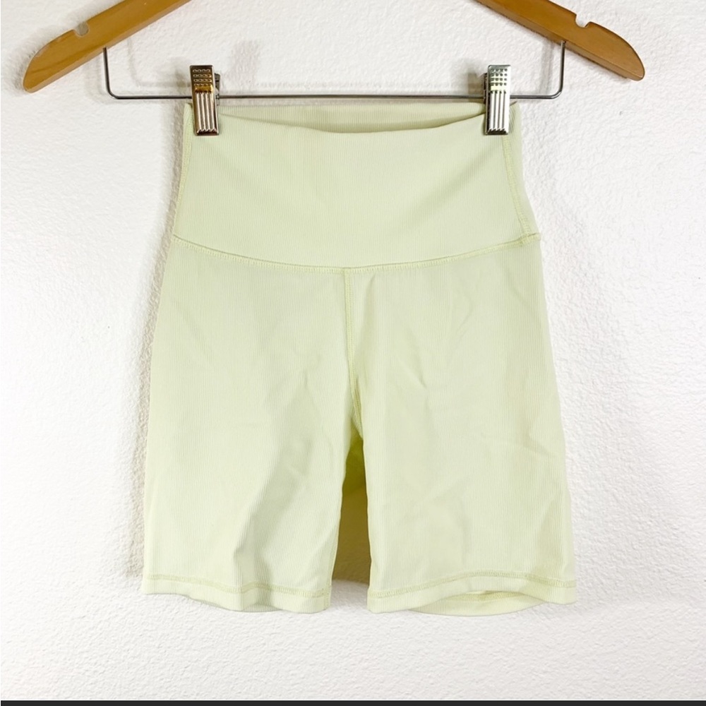 Wilo Anthro Pale Yellow Ribbed Biker Shorts Size Small